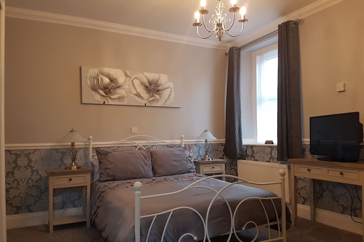 Superior Double Room | Iron/ironing board, free WiFi, wheelchair access