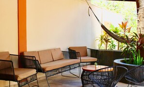 Terrace/patio - Altamar Playa La Ropa - 5 Bedrooms - 10 King - Swimming Pool - 400 m Beach - 20 People (Zihuatanejo)