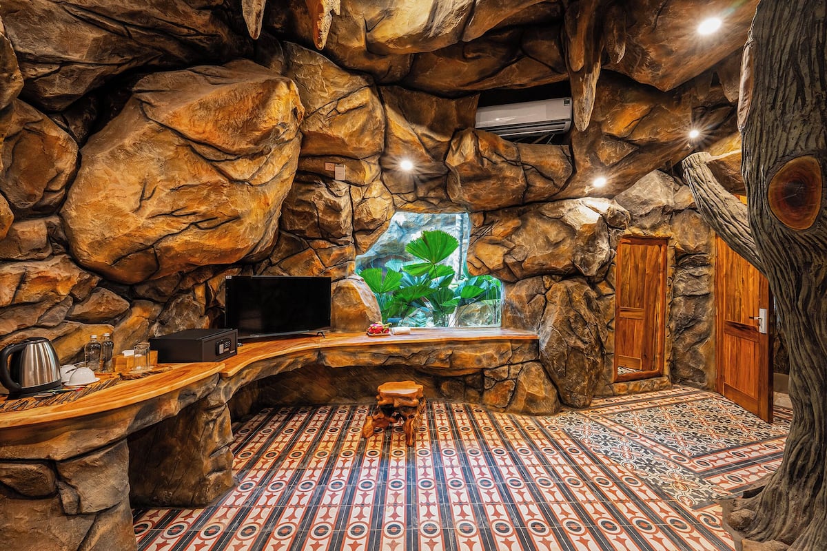 Design Room | Desk, laptop workspace, free WiFi, bed sheets