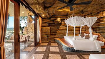 Desk, laptop workspace, free WiFi, bed sheets