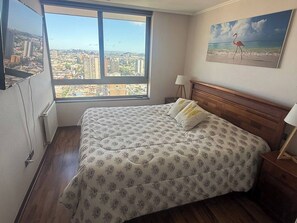 2 عدّة غرف نوم ومكواة/لوح كي وواي فاي وملاءات أسرّة