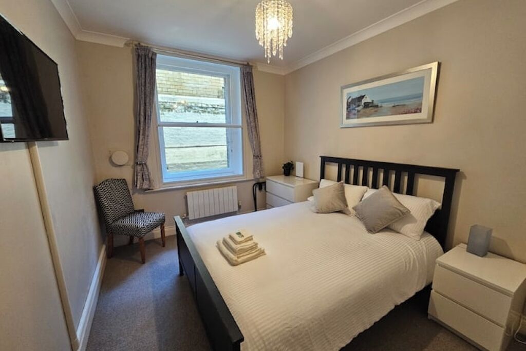 1 bedroom, in-room safe, iron/ironing board, free WiFi