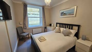 1 bedroom, in-room safe, iron/ironing board, free WiFi