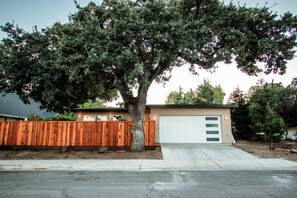 Exterior - Adorable 2-bedroom house near downtown Paso Robles (Paso Robles)