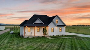 Exterior - Teton Valley Getaway | Hot Tub, Sauna, BBQ, Fire Pit, & Pet Friendly! (Ashton)