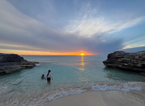 Spacious 4-bedroom villa with 90ft dock in Bimini Bay Resort