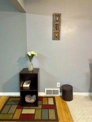 Interior - Tranquil 4-bedroom house with AC in Reynoldsburg (Reynoldsburg)