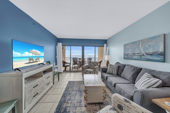 Living area - Beachfront condo with pool, private balcony, perfect for families. (Gulf Shores)