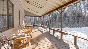 Terrace/patio - Jamaica Chalet: 3 Kings + Arcade | Starlink (Jamaica)