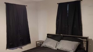 2 bedrooms, iron/ironing board, WiFi (free), bed sheets - REALLY CUTE REMODELDED 2 BR HOME, Corpus Christi CH/A.CLOSE TO REFINERIES, I37 (Corpus Christi)