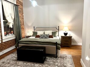 2 bedrooms, iron/ironing board, WiFi (free), bed sheets - Charming Loft-Style Condo in Beautiful Historic Building (Greenville)