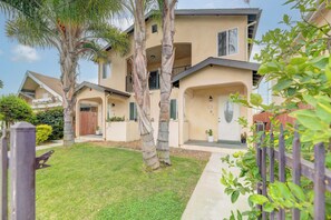 Exterior - LA Urban Retreat – Easy Access to SoFi, DTLA & USC (Los Angeles)