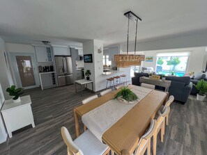 Dining - Luxury Coastal Villa: Private Pool - Beach - Resort Style (Dorado)