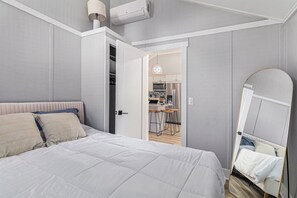 2 habitaciones, tabla de planchar con plancha, wifi y ropa de cama 