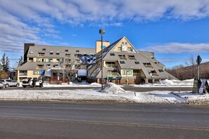Exterior - Snowshed Stroll at Mountain Green 1BR/1BA (Killington)
