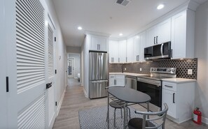 Private kitchen - Prime Location 1-Bedroom near Metro (Washington)
