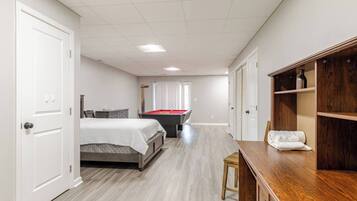 4 bedrooms, iron/ironing board, travel cot, free WiFi