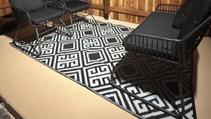 An outdoor seating area with two lounge chairs and a patterned rug. - Cozy luxury-1 bedroom guest suite in Concord -walk to BART-close to Mt Diablo. (Concord)