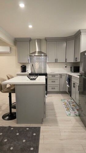 Cozy luxury-1 bedroom guest suite in Concord -walk to BART-close to Mt Diablo.