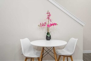 Dining - Arcade, Great Coffee, 80 min Banff, Brand New (Calgary)