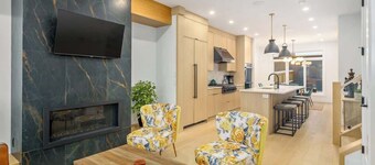 Trendy Bridgeland | Fireplace | King Beds | AC