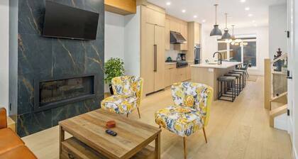 Trendy Bridgeland | Fireplace | King Beds | AC