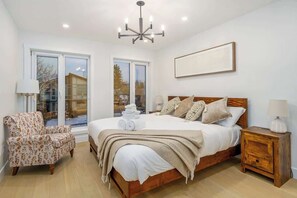 Iron/ironing board, travel cot, WiFi, bed sheets