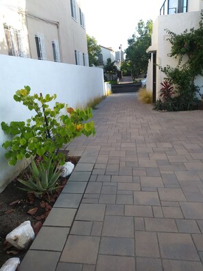 Khuôn viên nơi lưu trú