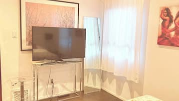 Standard Apartment | Iron/ironing board, free WiFi