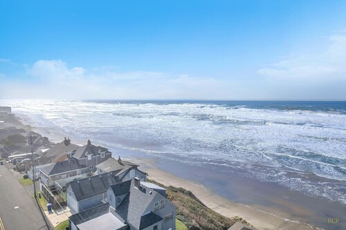The Seaview By Chinook Winds W/ Hot Tub