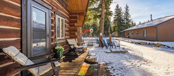 Quiet Log Cabin âą Gazebo âą Near River and Trails