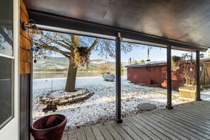 Property grounds - MacArthur Lakefront • Sunroom • Sleeps 6 (Naples)