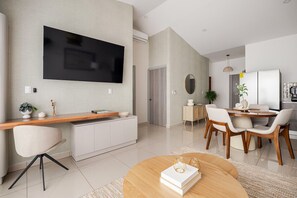 Interior - Tropical Nest - Modern Gated Home w/ Community Pool Near SJO. Pet-Friendly! (Guácima)