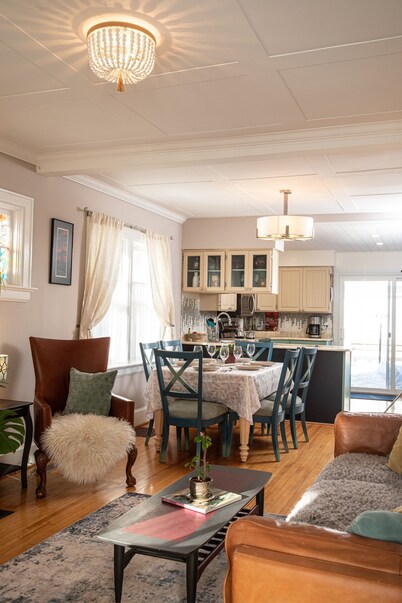 Quiet & Charming Home - Perfect for Extended Stays