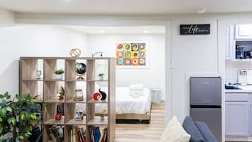 Desk, iron/ironing board, WiFi