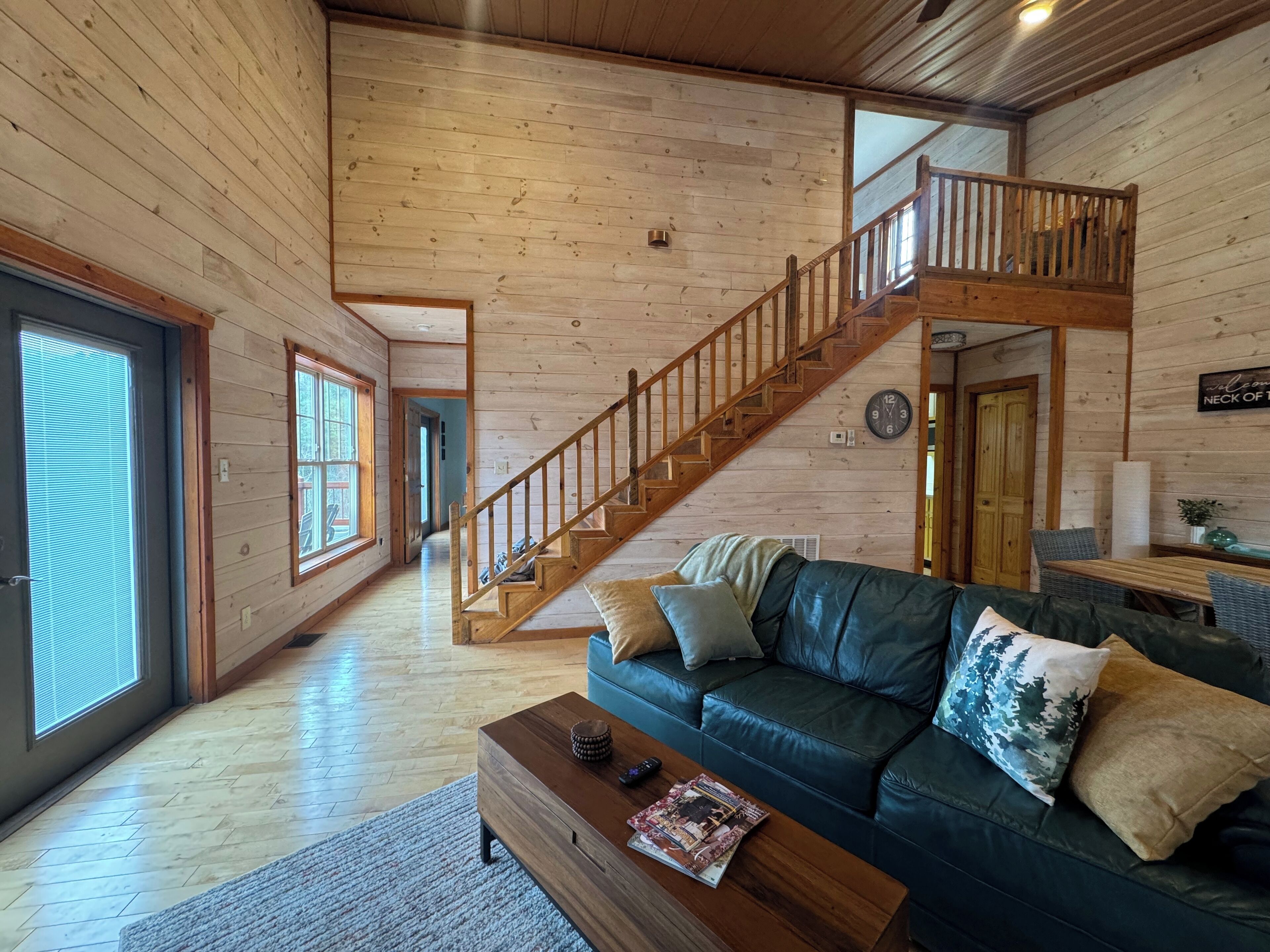 Smart TV, fireplace, table tennis