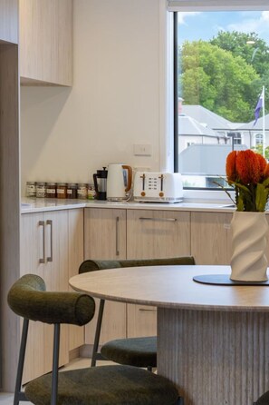 Dining - Central City Stay| Ideal for Work Trips & Friends (Christchurch)