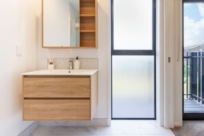 Interior - Central City Hideaway | Family & Work Friendly (Christchurch)