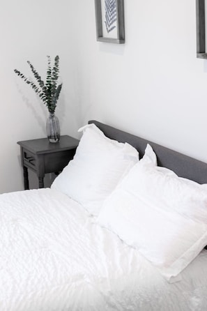 Desk, iron/ironing board, free WiFi, bed sheets - City excitement -Studio 20 Minutes to (42st) NYC (West New York)