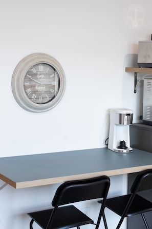 Interior - City excitement -Studio 20 Minutes to (42st) NYC (West New York)