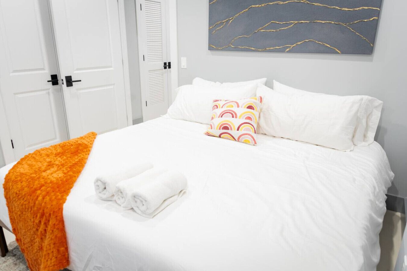 デスク、アイロン / アイロン台、WiFi、ベッドシーツ