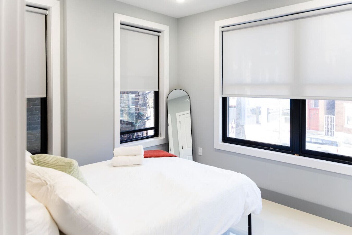 Escrivaninha, ferros/tábuas de passar roupa, berço de viagem, Wi-Fi