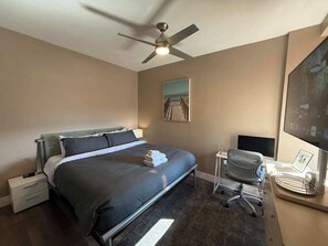 Iron/ironing board, WiFi, bed sheets - City View 4 Rent, Beds Included (Cincinnati)