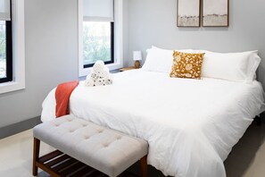 1 Schlafzimmer, Schreibtisch, Bügeleisen/Bügelbrett, Reisekinderbett