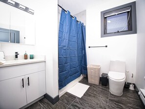 Hair dryer, towels, soap, shampoo - Prime Location-Free Parking-20 Min to Times Square (West New York)