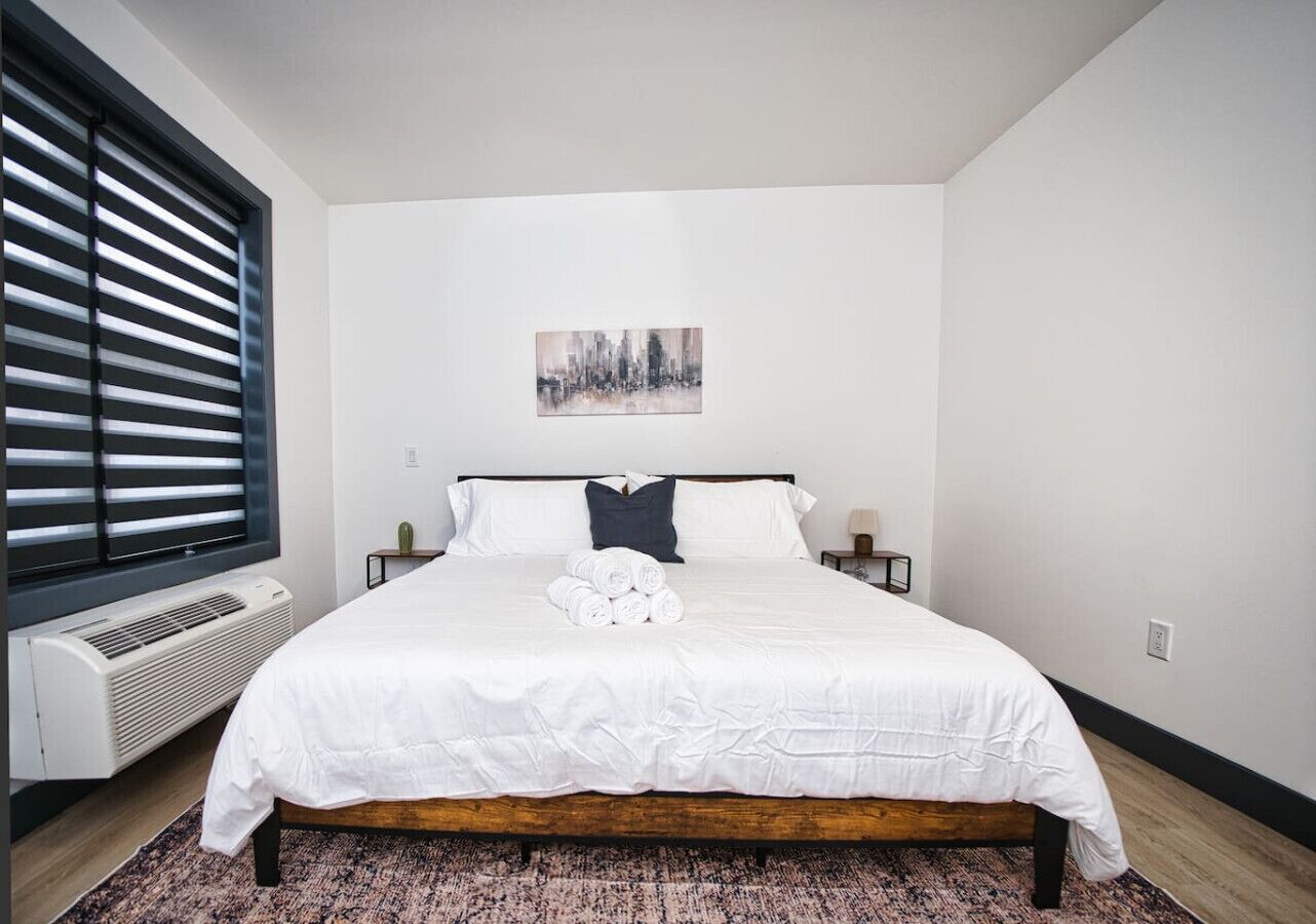 Desk, iron/ironing board, travel crib, WiFi