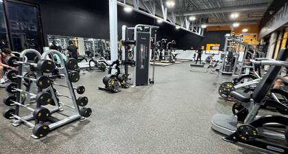 Stylish 2BR • Free Parking • 15 min to MTL