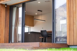 Exterior - Remarkable Cross Road Retreat (Jacks Point)