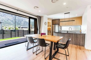 Interior - Remarkable Cross Road Retreat (Jacks Point)