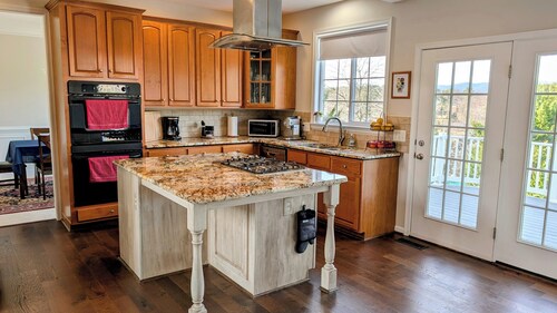 Charming 4-bedroom house in Woodstock perfect for your getaway